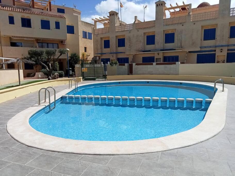 Apartamento En Los Nietos Con Piscina Comunitaria. エクステリア 写真