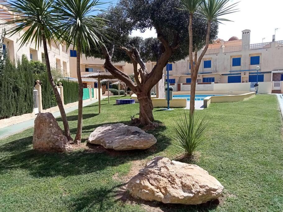 Apartamento En Los Nietos Con Piscina Comunitaria. エクステリア 写真